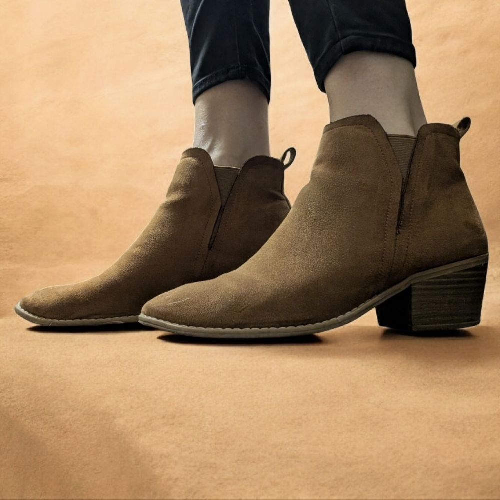 American Eagle Outfitters Brown Ankle Boots